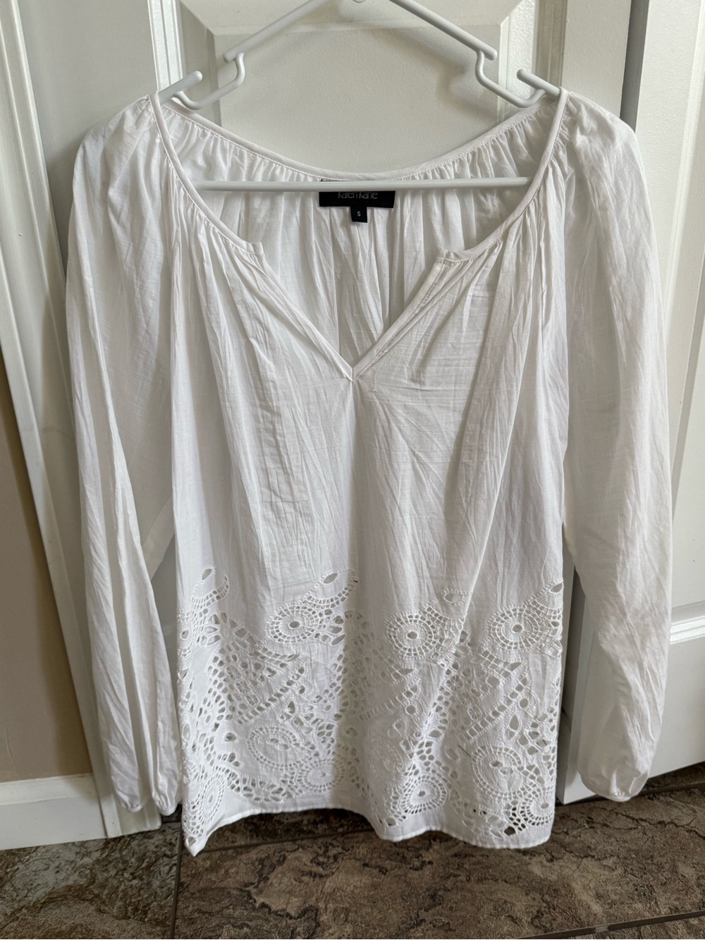 Karen Kane White Crochet-Hem Peasant Blouse